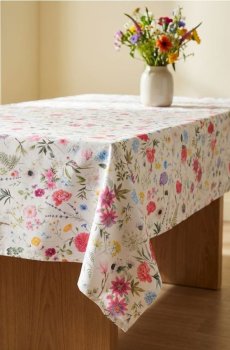Скатертина з квітковим мотивом - рожевий