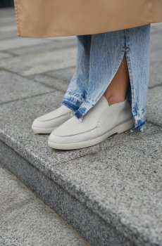 Високі лофери шкіряні молочні Estro ER00112642