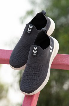 hummel Men Colourblocked Slip-On Sneakers