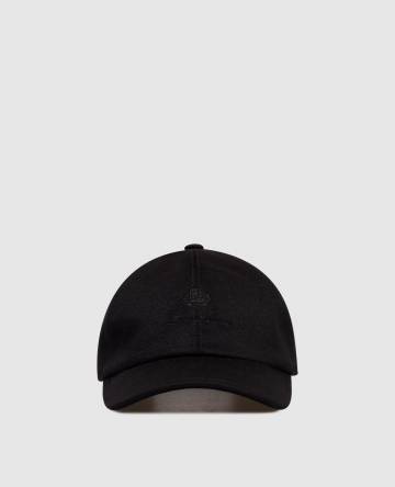 Черная кепка с вышивкой эмблемы кашемира