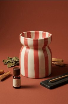 Ароматична свічка Sandalwood&Patchouli - червоний