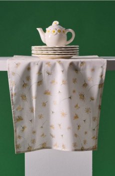 Доріжка на стіл з квітковим мотивом - кремовий