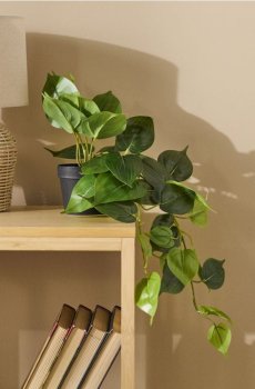 Декоративна штучна рослина - зелений