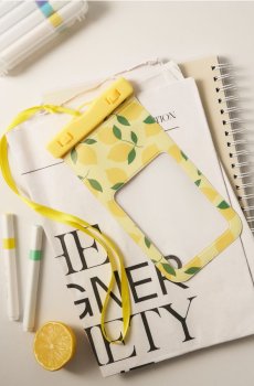 Водонепроникний чохол для телефону з мотивом лимонів на шнурку - жовтий