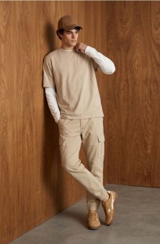 Бавовняні штани relaxed cargo jogger - бежевий