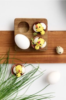 Набір великодніх прикрас із курчатами в гніздах, 4 pack - жовтий