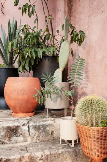 Горшок со стеллажом ferm LIVING Bau Pot Горшок со стеллажом ferm LIVING Bau Pot