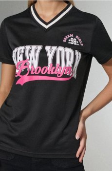 Футболка з написом - чорний