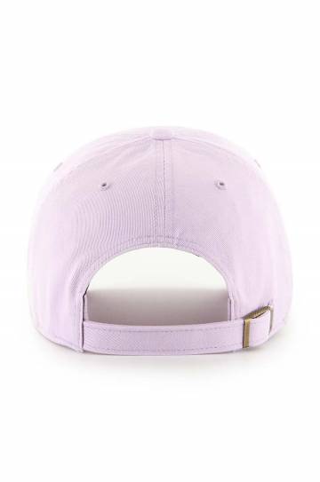 Хлопковая кепка 47 brand MLB New York Yankees цвет фиолетовый с аппликацией B-NLRGW17GWS-YX Хлопковая кепка 47 brand MLB New York Yankees цвет фиолетовый с аппликацией B-NLRGW17GWS-YX