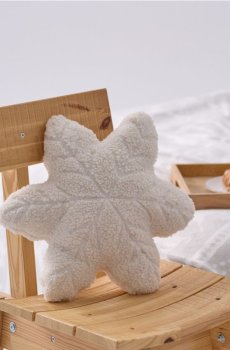 Декоративна подушка - кремовий