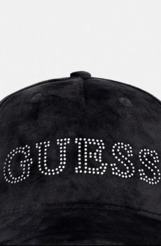Велюровая кепка Guess