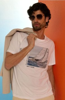 Бавовняна футболка з принтом корабля - білий