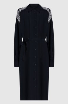 Синее платье-рубашка с кружевом