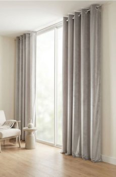 Однотонна штора на люверсах з велюровим покриттям - сірий