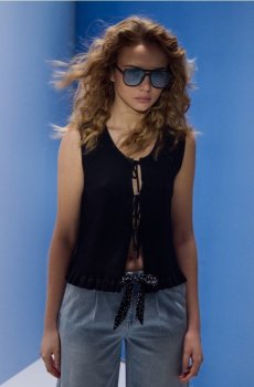 Трикотажний жилет у рубчик з декоративним зав’язуванням з домішкою віскози - чорний