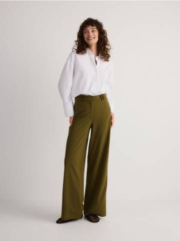 Reserved - Брюки з широкими штанинами - світло-оливковий - YU034-81X