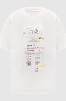 Белая футболка с брендовым принтом