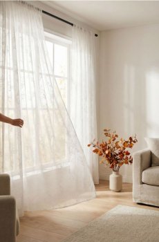 Штора з квітковим мотивом - білий