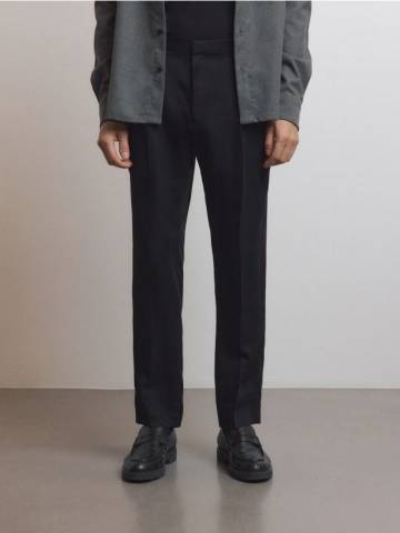Reserved - Штани slim fit зі складками - чорний - 335BK-99X Reserved - Штани slim fit зі складками - чорний - 335BK-99X