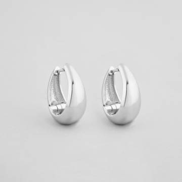 Серебряные серьги Minimal 2050р Серебряные серьги Minimal 2050р