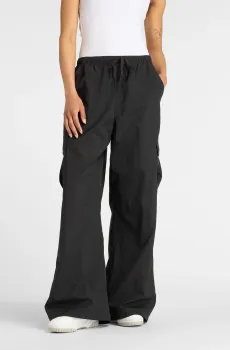 Женские черные карго Черный L New Balance WP53504BK