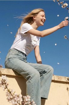 Футболка з принтом - білий