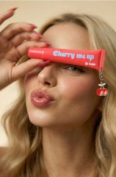 Бальзам для губ Cherry Me Up! - яскраво-рожевий