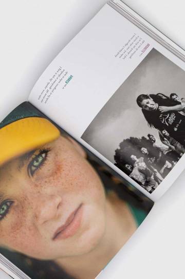 Книга Workman Publishing Strong Is the New Pretty, Kate T. Parker Книга Workman Publishing Strong Is the New Pretty, Kate T. Parker