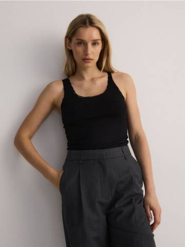 Reserved - Бавовняний топ із мереживом - чорний - ZR394-99X