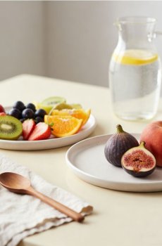 Набір плоских тарілок з крапчастим візерунком 2 pack - кремовий