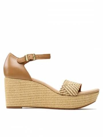 Clarks Босоніжки Rose Ease 26171322 Бежевий Clarks Босоніжки Rose Ease 26171322 Бежевий