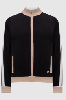 Черная спортивная куртка