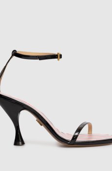 Черные кожаные лакированные босоножки
