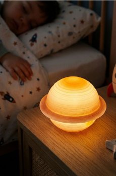 Дитячий LED нічник у формі планети - світло-помаранчевий