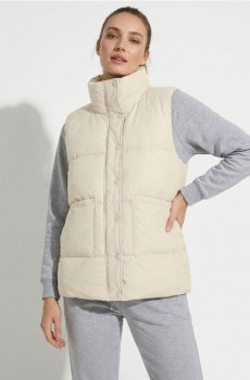Стьобаний жилет зі стійкою - нюдовий