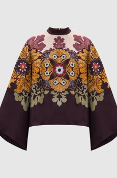 Бордовая блуза из шелка в брендовый принт