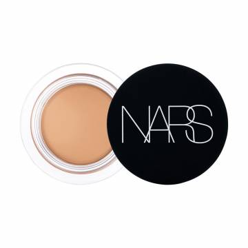 Матовый консилер для лица Nars Soft Matte Complete Concealer, Biscuit, 6.2 г Матовый консилер для лица Nars Soft Matte Complete Concealer, Biscuit, 6.2 г
