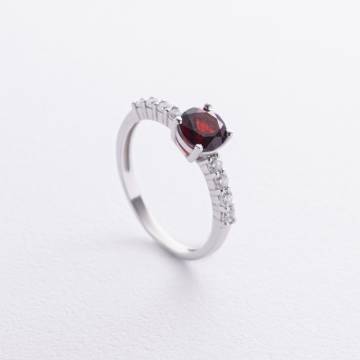 Серебряное кольцо с пиропом и фианитами 1846/1р-GARN Серебряное кольцо с пиропом и фианитами 1846/1р-GARN