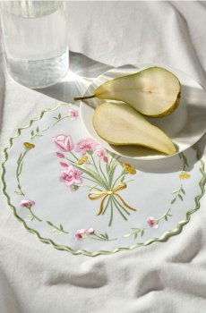 Кругла підставка на стіл із квітковим мотивом - білий