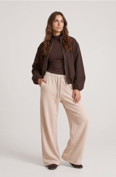 Штани wide leg soft touch з кишенями та домішкою віскози - бежевий