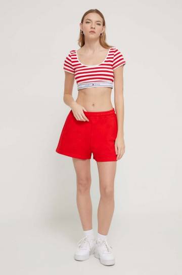 Хлопковые шорты Tommy Jeans цвет красный однотонные высокая посадка Хлопковые шорты Tommy Jeans цвет красный однотонные высокая посадка