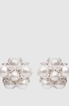 Белые серьги с бусинами и кристаллами