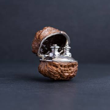 Серебряная фигура "Флакон для духов" ручной работы 23103 Серебряная фигура "Флакон для духов" ручной работы 23103