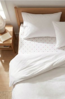 Бавовняне простирадло на гумці із сердечками - різнобарвний