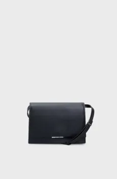 Женская черная сумка CK LINEAR SHOULDER BAG Черный ONESIZE Calvin Klein K60K612158