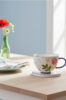 Керамічний кухоль з квітковим мотивом - темно-синій