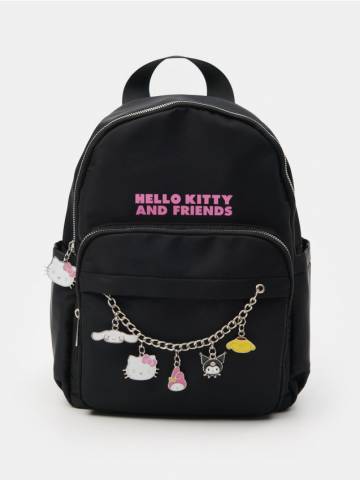 Рюкзак з ланцюжком і підвісками Hello Kitty - чорний Рюкзак з ланцюжком і підвісками Hello Kitty - чорний