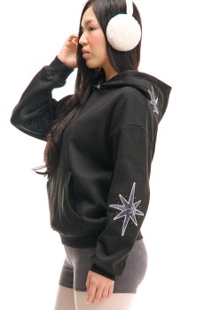 Cropp - Чорне худі з принтом - чорний