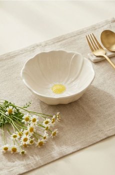Керамічна миска у формі квітки - білий