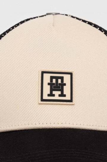 Кепка Tommy Hilfiger цвет бежевый с аппликацией Кепка Tommy Hilfiger цвет бежевый с аппликацией